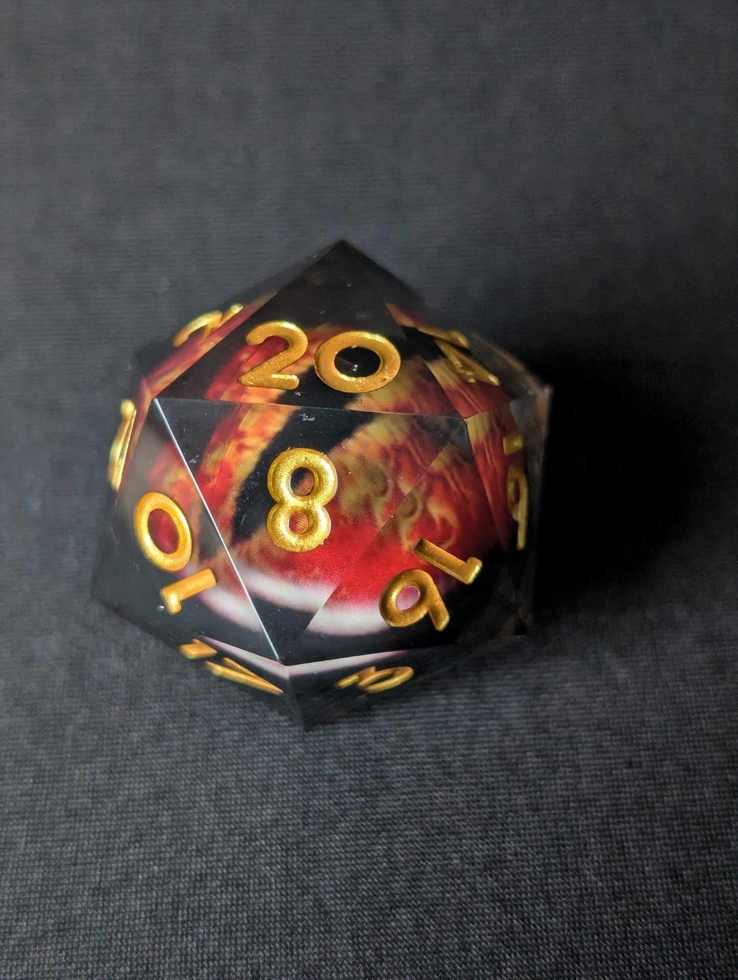 Dragon's Fiery Gaze D20 33mm