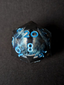 Dragon's Icy Gaze D20 33mm
